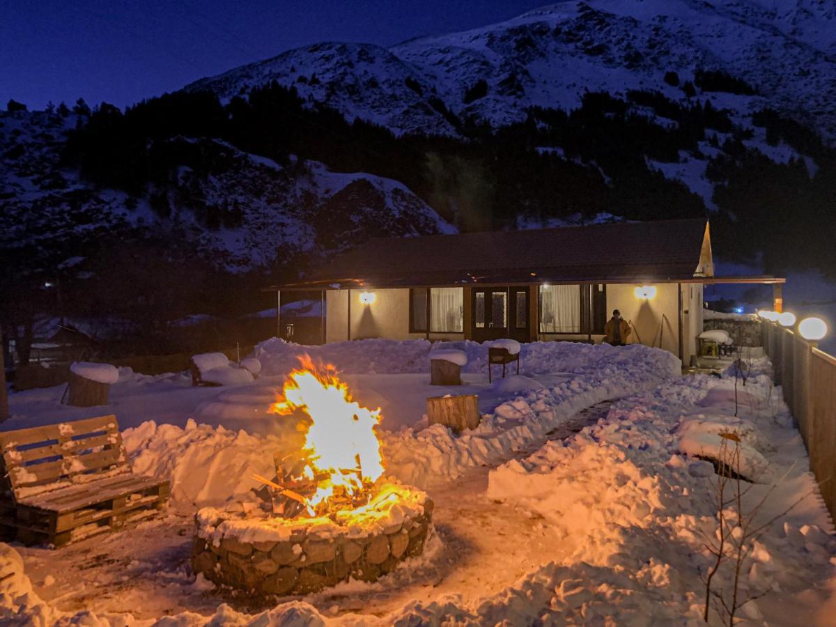 Villa Januka Garden At Sno Kazbegi Exterior foto